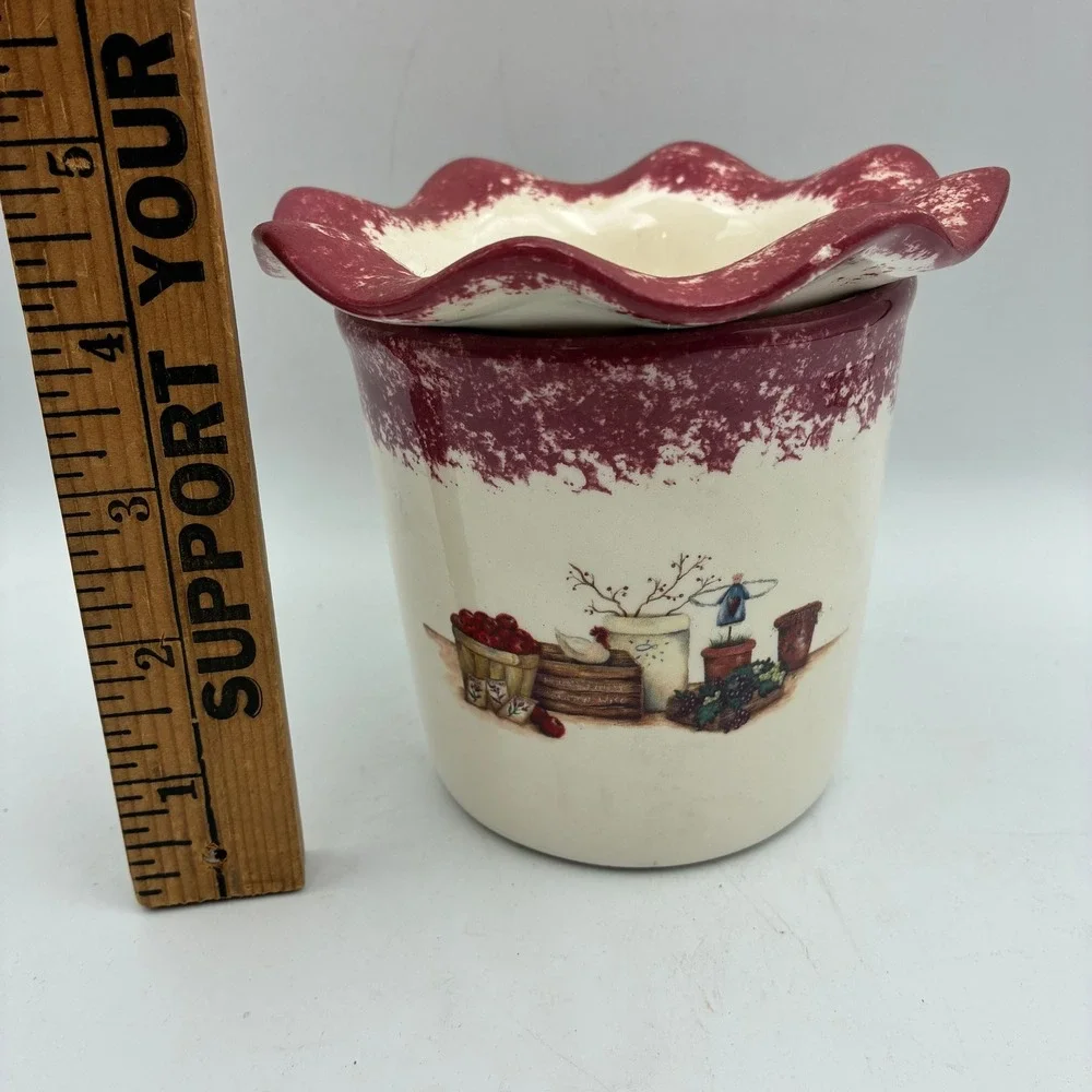 Country Farmhouse Ceramic Potpourri Dip Crock Ruffled Lid Burgundy Cream 4.5in